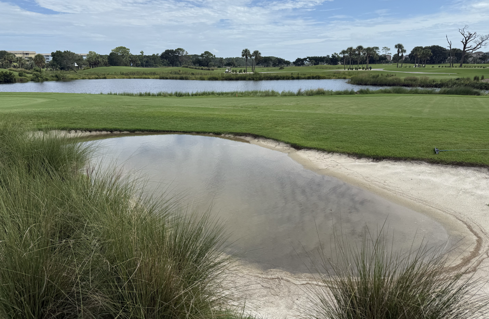 Robert Trent Jones Hilton Head Beach Sand Bunker, Water Hazard Robert Trent Jones Hilton Head Beach Sand Bunker, Water Hazard